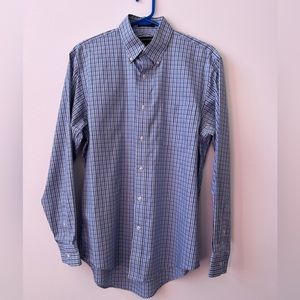 Mens Land’s End Pinpoint Oxford Shirt. The shirt is non-iron.